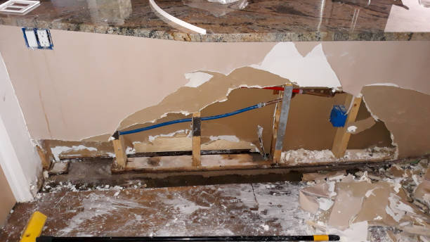 Best Water damage restoration process  in Avenue B And C, AZ